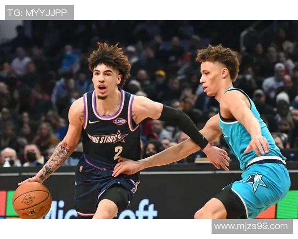 戴森丹尼尔斯的崛起之路:从青涩新秀到篮球明星的蜕变故事